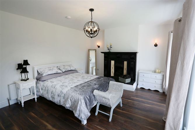 Luxury 6 bedroom Spiddal Villa,Seanaghurrain 