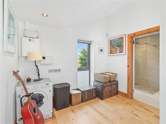 https://photos-a.propertyimages.ie/media/5/5/5/4958555/6b0bf246-51ea-4cc8-a512-34b199c22327_l.jpg