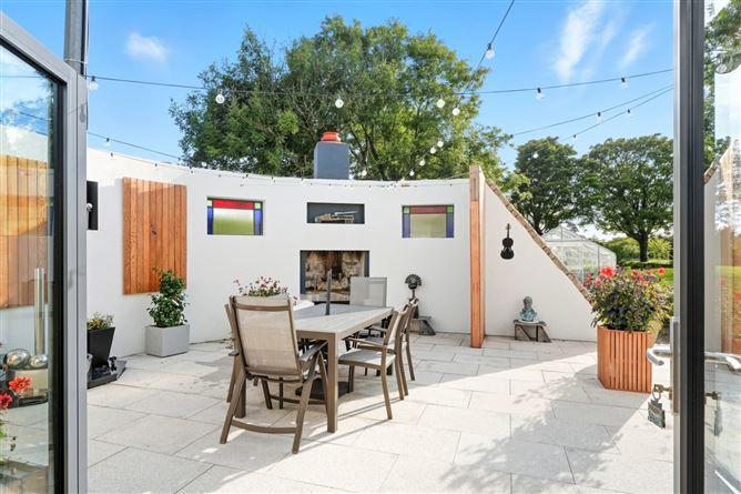 https://photos-a.propertyimages.ie/media/5/5/5/4958555/6b0bf246-51ea-4cc8-a512-34b199c22327_l.jpg