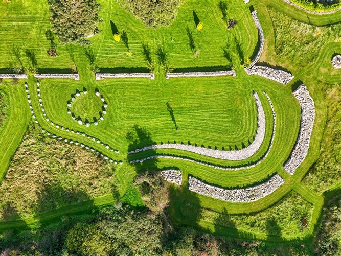 https://photos-a.propertyimages.ie/media/5/5/5/4958555/6b0bf246-51ea-4cc8-a512-34b199c22327_l.jpg