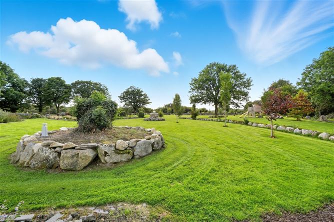https://photos-a.propertyimages.ie/media/5/5/5/4958555/6b0bf246-51ea-4cc8-a512-34b199c22327_l.jpg