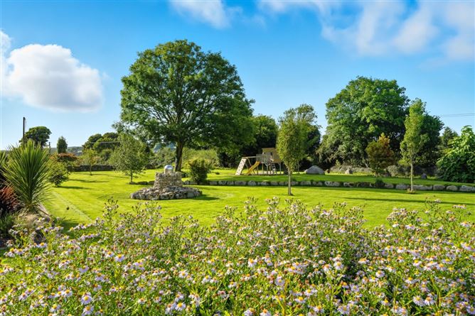 https://photos-a.propertyimages.ie/media/5/5/5/4958555/6b0bf246-51ea-4cc8-a512-34b199c22327_l.jpg