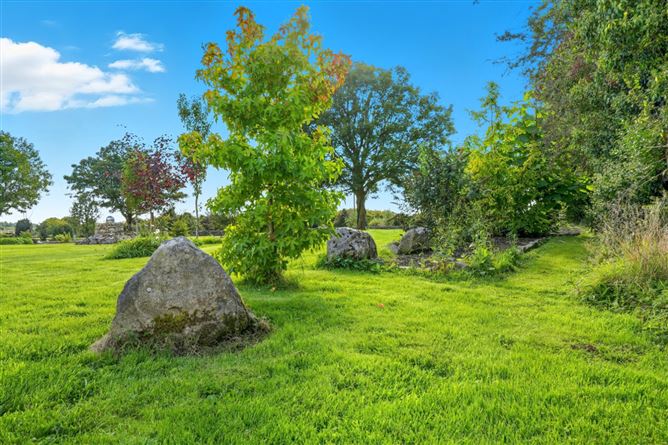 https://photos-a.propertyimages.ie/media/5/5/5/4958555/6b0bf246-51ea-4cc8-a512-34b199c22327_l.jpg
