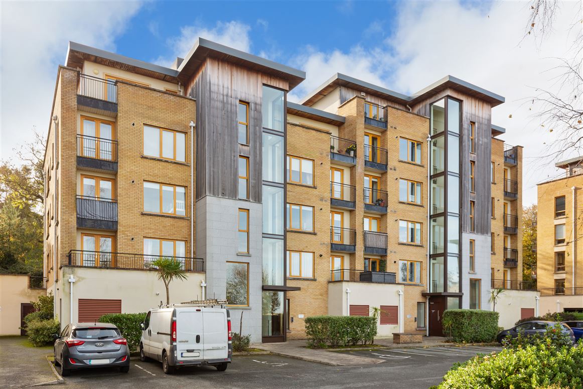 Duplex Apartment, Littlewood, Belarmine, Stepaside, Dublin 18