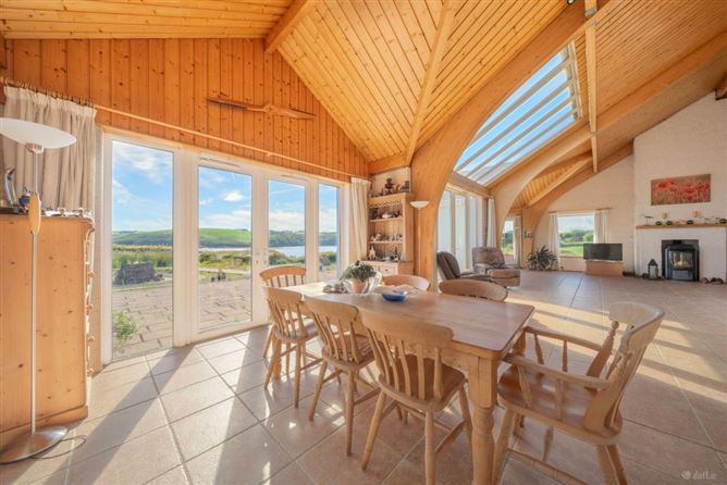 https://photos-a.propertyimages.ie/media/5/5/5/5011555/0988a986-14a5-4ee9-bdf2-9ef771dbaa08_l.jpg