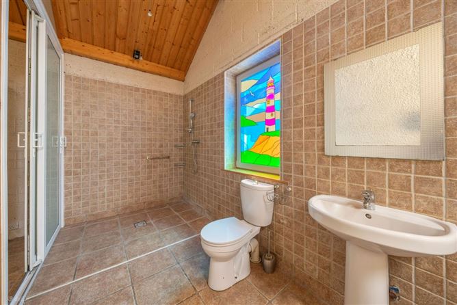 https://photos-a.propertyimages.ie/media/5/5/5/5011555/0988a986-14a5-4ee9-bdf2-9ef771dbaa08_l.jpg