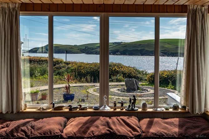 https://photos-a.propertyimages.ie/media/5/5/5/5011555/0988a986-14a5-4ee9-bdf2-9ef771dbaa08_l.jpg