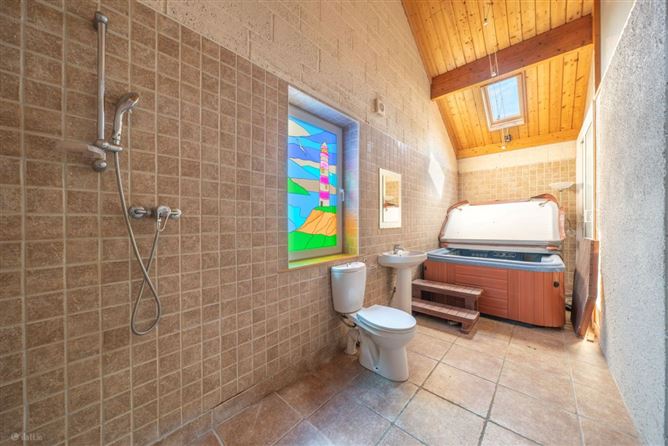https://photos-a.propertyimages.ie/media/5/5/5/5011555/0988a986-14a5-4ee9-bdf2-9ef771dbaa08_l.jpg