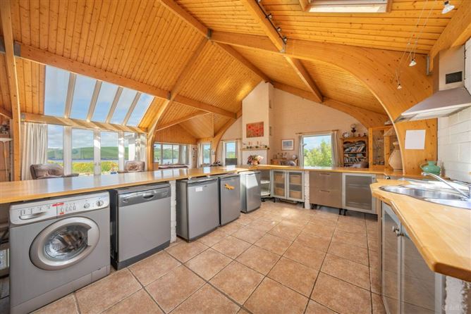 https://photos-a.propertyimages.ie/media/5/5/5/5011555/0988a986-14a5-4ee9-bdf2-9ef771dbaa08_l.jpg