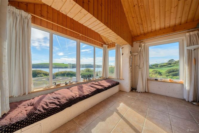 https://photos-a.propertyimages.ie/media/5/5/5/5011555/0988a986-14a5-4ee9-bdf2-9ef771dbaa08_l.jpg