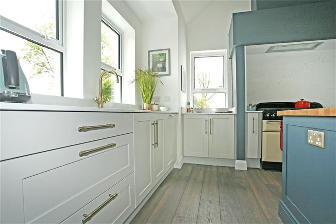 Ryehill Lodge, Ardnataggle, O'Briens Bridge, Co. Clare