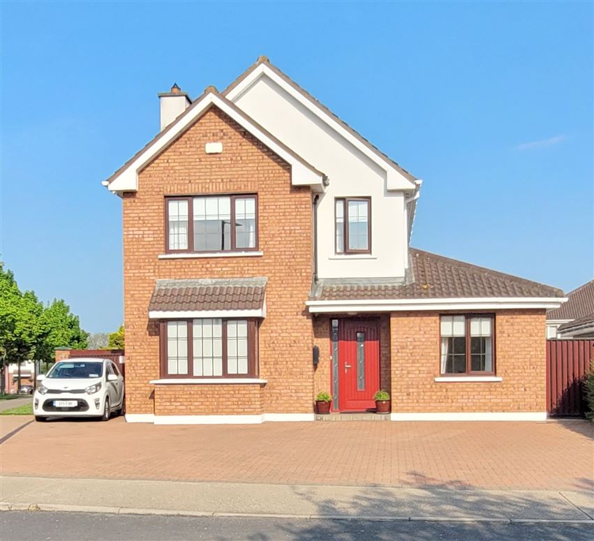 6 Galtee View , Cahir, Tipperary