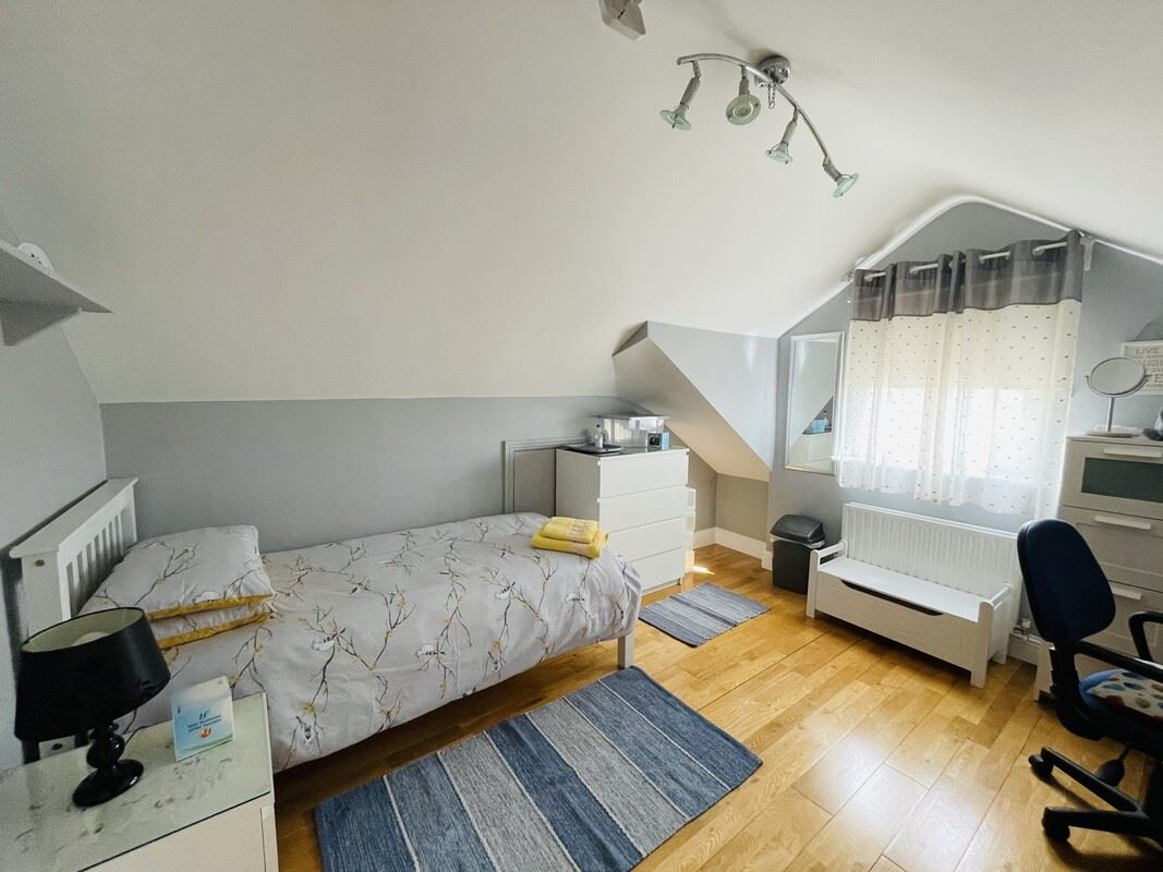 2 single rooms available, Dublin