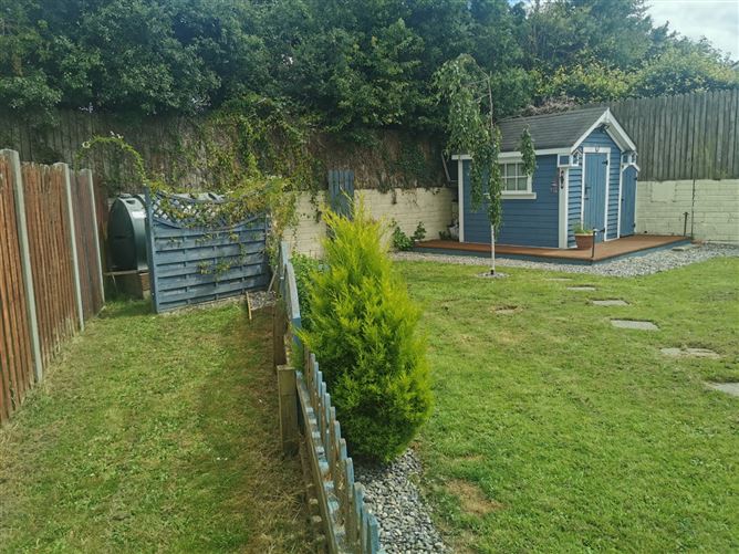2 Hazeldene, Blackwater, Wexford.