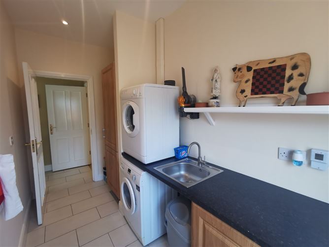 2 Hazeldene, Blackwater, Wexford.