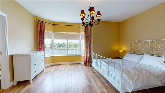 2 Hazeldene, Blackwater, Wexford.
