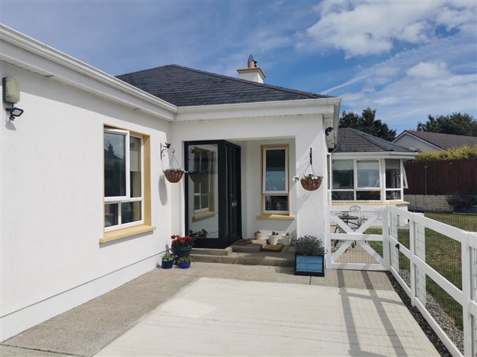 2 Hazeldene, Blackwater, Wexford.