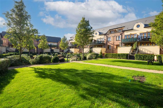 79 Woodbrook Crescent, Castleknock, Dublin 15