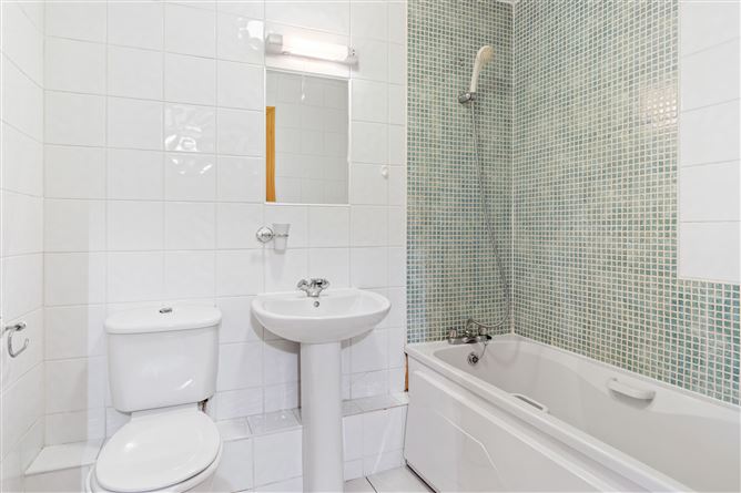 79 Woodbrook Crescent, Castleknock, Dublin 15