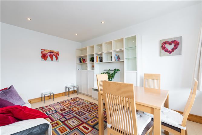 22 Belarmine Court, Stepaside, Dublin 18