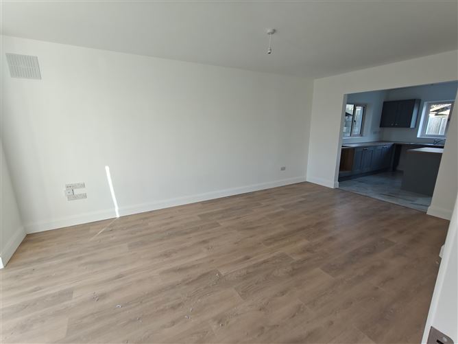https://photos-a.propertyimages.ie/media/5/5/7/4901755/71e32e3a-dafb-41bb-a054-e896edef5bc7_l.jpg