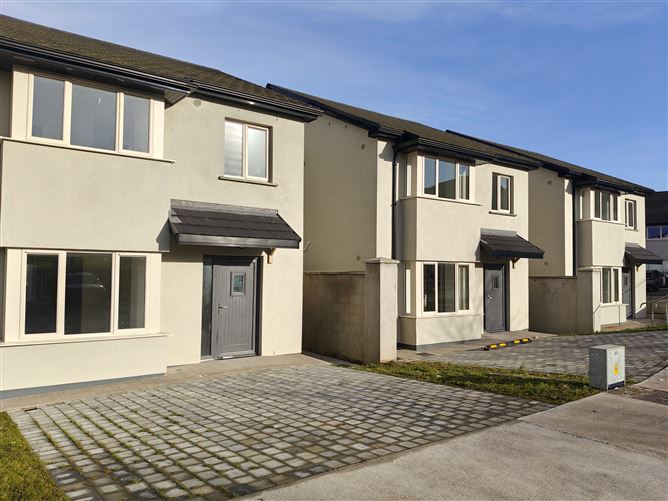 https://photos-a.propertyimages.ie/media/5/5/7/4901755/71e32e3a-dafb-41bb-a054-e896edef5bc7_l.jpg