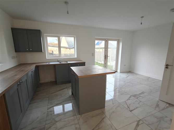 https://photos-a.propertyimages.ie/media/5/5/7/4901755/71e32e3a-dafb-41bb-a054-e896edef5bc7_l.jpg