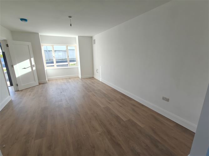 https://photos-a.propertyimages.ie/media/5/5/7/4901755/71e32e3a-dafb-41bb-a054-e896edef5bc7_l.jpg