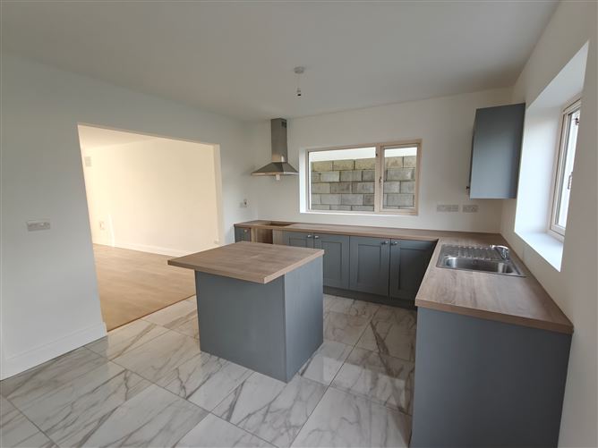 https://photos-a.propertyimages.ie/media/5/5/7/4901755/71e32e3a-dafb-41bb-a054-e896edef5bc7_l.jpg