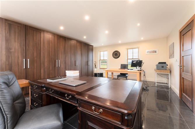 10 Oak Park, Narraghmore, Kildare