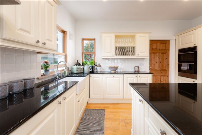 10 Oak Park, Narraghmore, Kildare
