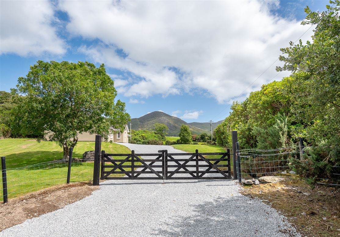 Clogherane, Lauragh Upper, Kenmare, Co. Kerry, V93 Y681