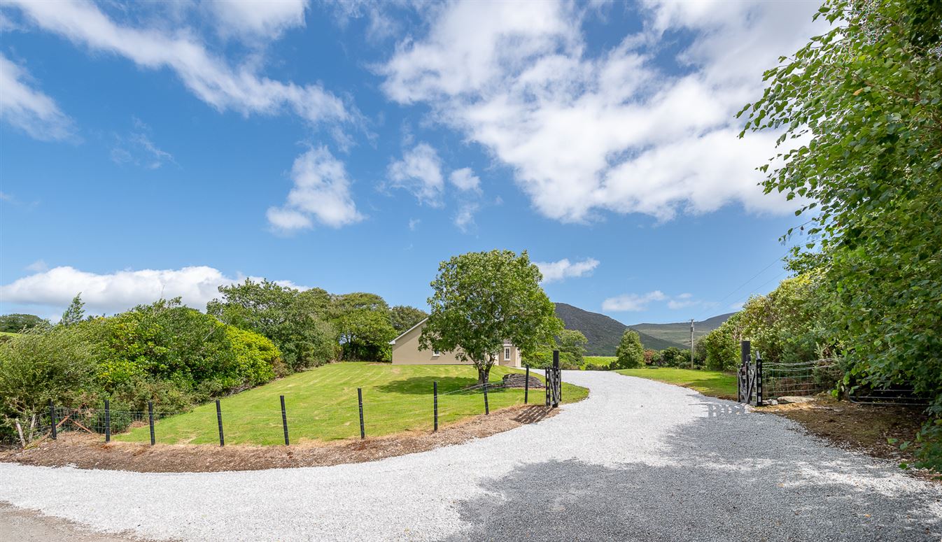 Clogherane, Lauragh Upper, Kenmare, Co. Kerry, V93 Y681