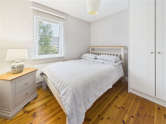 Photo 17 of 29 — 27 Farnamurray Close, Nenagh, Co. Tipperary