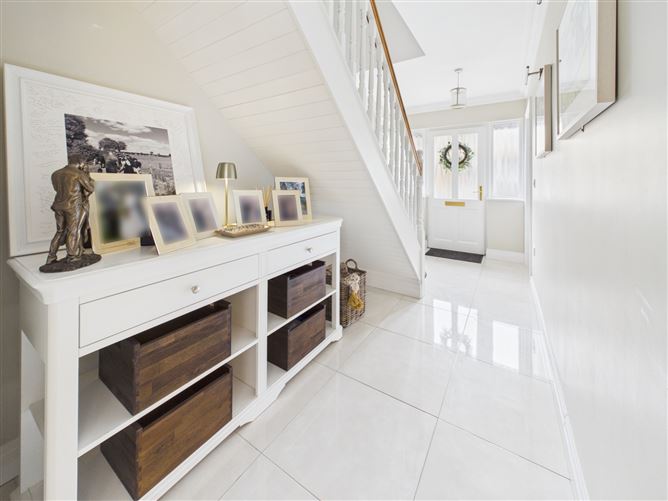 Photo 11 of 29 — 27 Farnamurray Close, Nenagh, Co. Tipperary