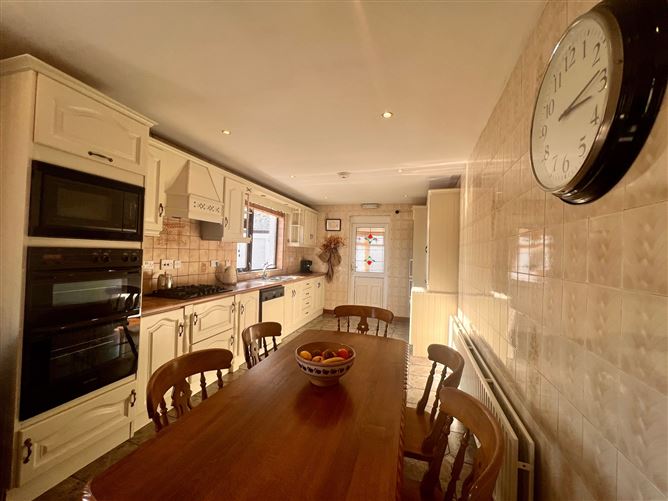 Philipstown, Hackballscross, Louth