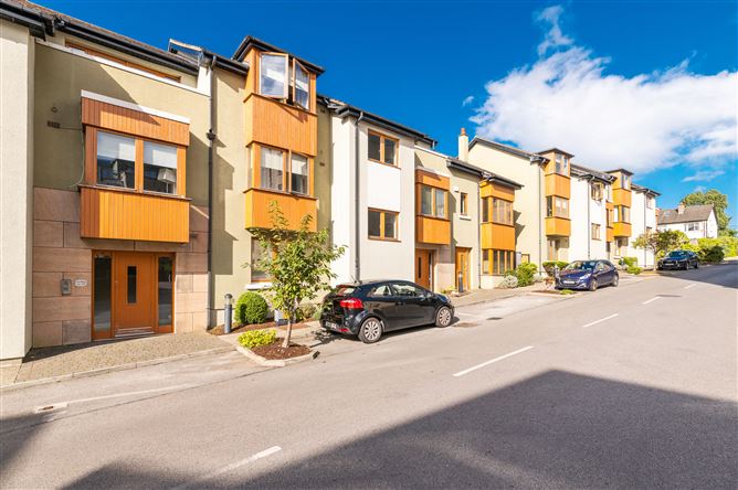 17 Granitefield Mews, Granitefield Manor, Rochestown Avenue, Dun Laoghaire, County Dublin