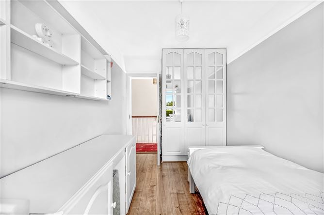 https://photos-a.propertyimages.ie/media/5/5/8/4952855/83f1813a-d0ff-45f8-b6ad-a3eba3fd95d4_l.jpg