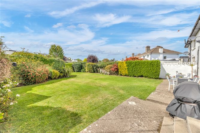 https://photos-a.propertyimages.ie/media/5/5/8/4952855/83f1813a-d0ff-45f8-b6ad-a3eba3fd95d4_l.jpg