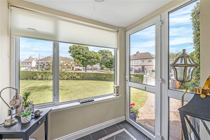 https://photos-a.propertyimages.ie/media/5/5/8/4952855/83f1813a-d0ff-45f8-b6ad-a3eba3fd95d4_l.jpg