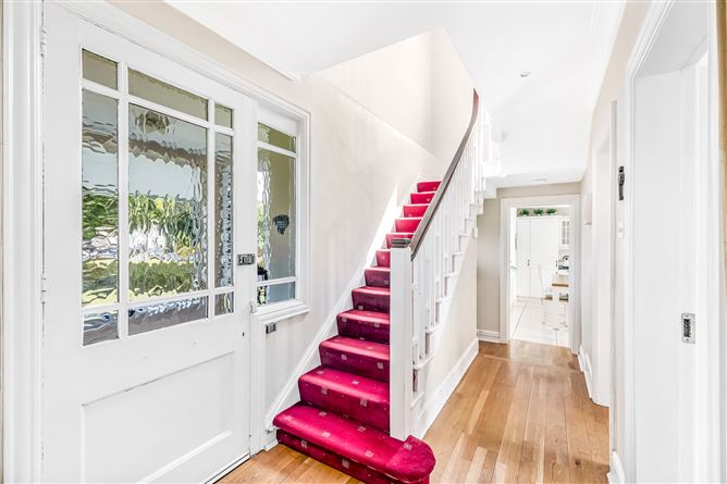https://photos-a.propertyimages.ie/media/5/5/8/4952855/83f1813a-d0ff-45f8-b6ad-a3eba3fd95d4_l.jpg