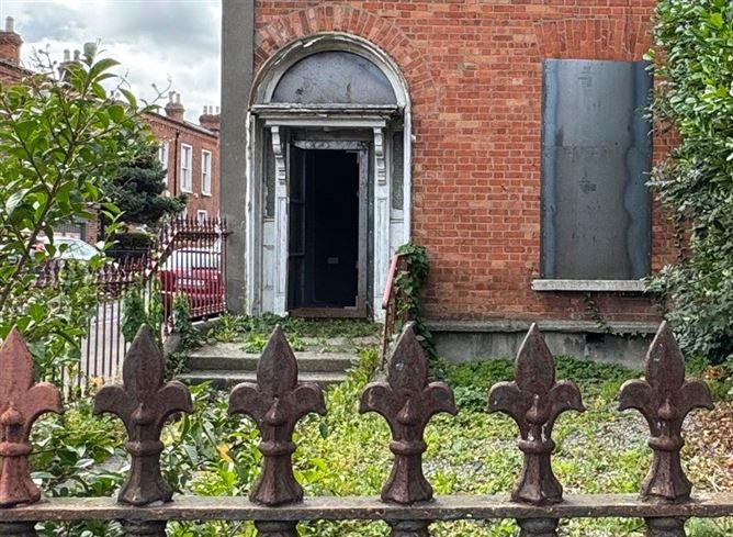 33 South Circular Road, Dublin 8
