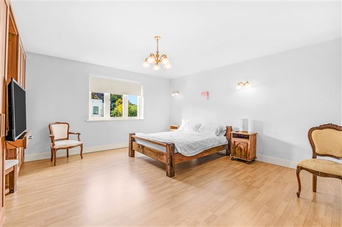 https://photos-a.propertyimages.ie/media/5/5/8/4960855/8f003563-3951-4b87-953b-89cd88620041_l.jpg