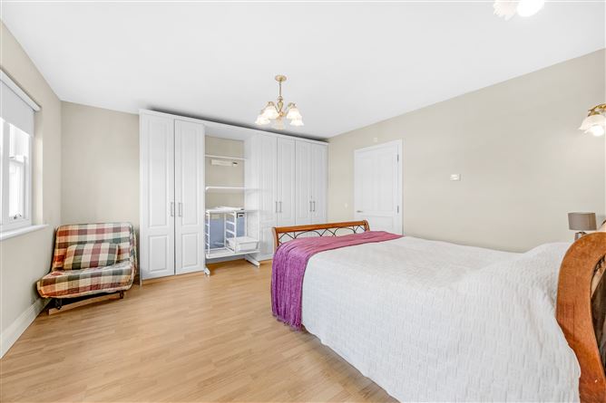 https://photos-a.propertyimages.ie/media/5/5/8/4960855/8f003563-3951-4b87-953b-89cd88620041_l.jpg