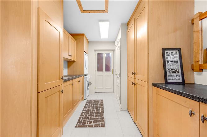 https://photos-a.propertyimages.ie/media/5/5/8/4960855/8f003563-3951-4b87-953b-89cd88620041_l.jpg