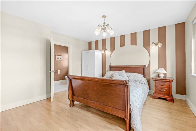 https://photos-a.propertyimages.ie/media/5/5/8/4960855/8f003563-3951-4b87-953b-89cd88620041_l.jpg