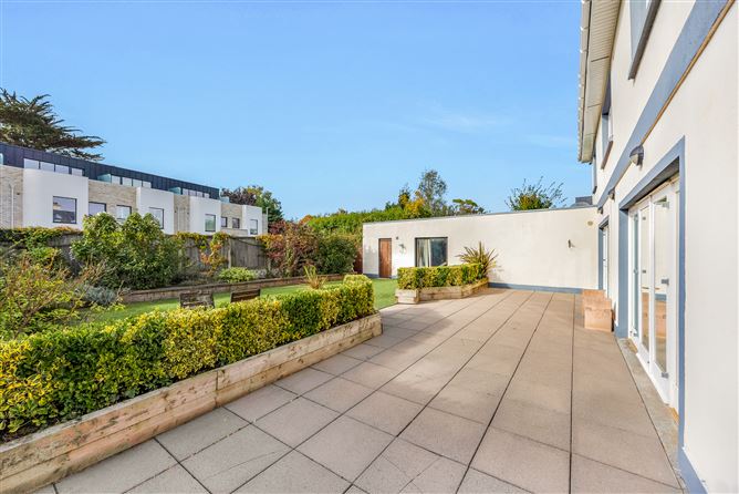 https://photos-a.propertyimages.ie/media/5/5/8/4960855/8f003563-3951-4b87-953b-89cd88620041_l.jpg