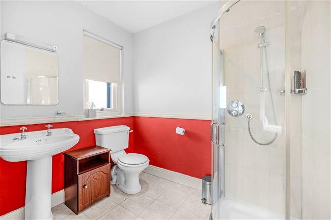 https://photos-a.propertyimages.ie/media/5/5/8/4960855/8f003563-3951-4b87-953b-89cd88620041_l.jpg