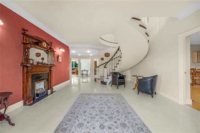 https://photos-a.propertyimages.ie/media/5/5/8/4960855/8f003563-3951-4b87-953b-89cd88620041_l.jpg