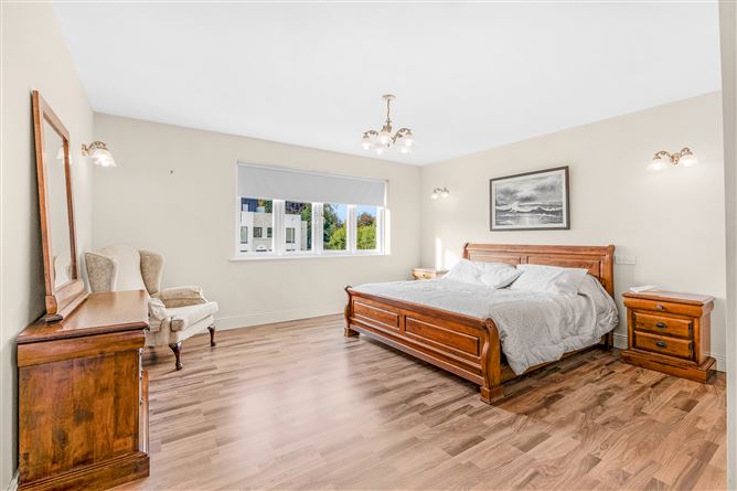 https://photos-a.propertyimages.ie/media/5/5/8/4960855/8f003563-3951-4b87-953b-89cd88620041_l.jpg